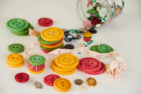 Multicoloured shortbread buttons