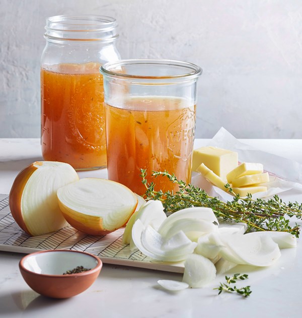 Multicooker beef broth