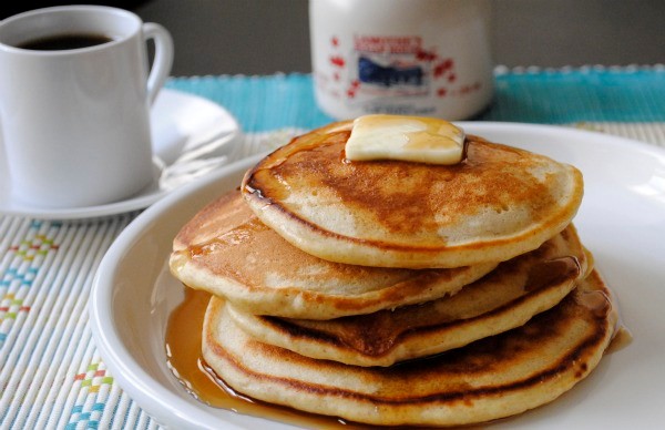 Multigrain pancakes with vanilla and cinnamon