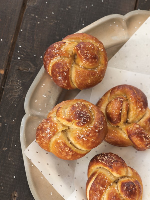 Multigrain pretzel knots
