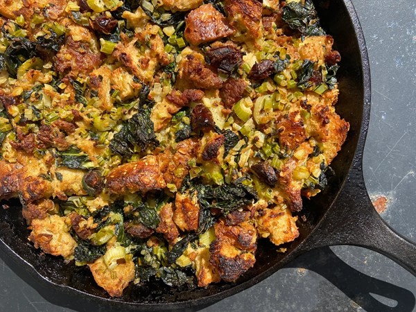 Multigrain stuffing with sausage, kale & dates