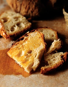 Multilayered anchovy bread (Sfogliata)