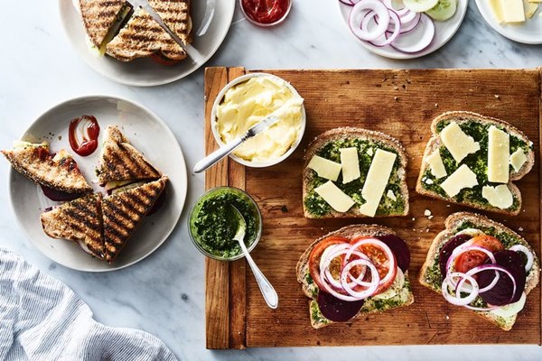 Mumbai vegetable sandwich with cilantro chutney