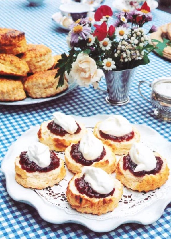 Mummy's sweet white scones