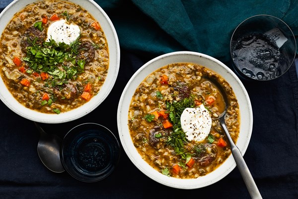 Mung bean and vegetable soup (Mashhurda)