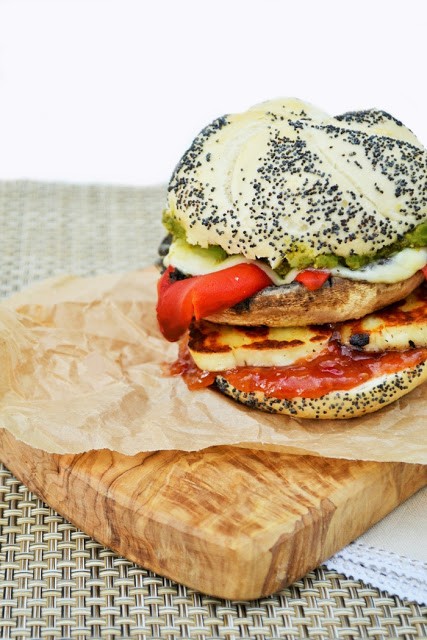 Mushroom & halloumi burger melt with Leerdammer