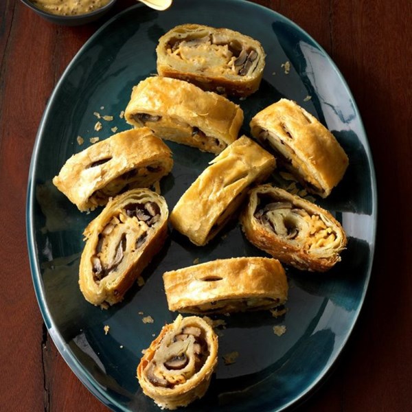 Mushroom & smoked Gouda puff