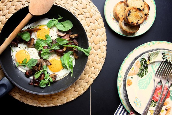 Mushroom and bacon breakfast skillet