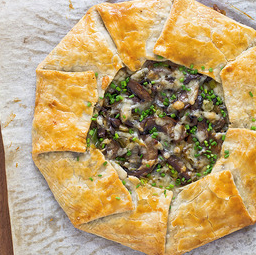 Mushroom and Gruyère crostata