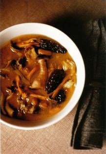 Mushroom and pearl barley soup