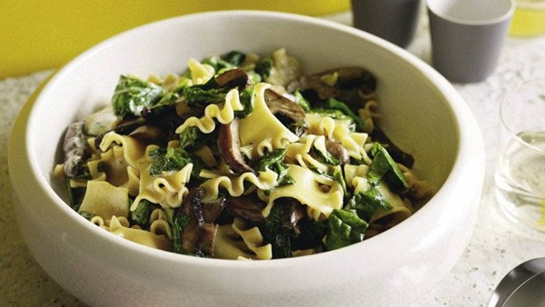 Mushroom and spinach carbonara