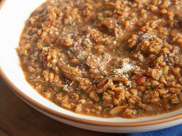 Mushroom and sun-dried tomato farrotto