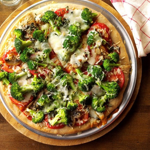 Mushroom broccoli pizza
