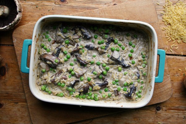 Mushroom cream-cheese oven-baked orzotto