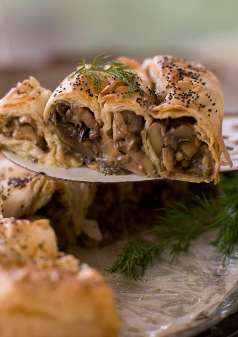 Mushroom hazelnut & dill strudel