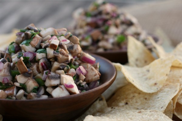 Mushroom, jalapeño, & cilantro salsa (Salsa de hongos y jalapeños)