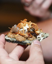 Mushroom medley with rice-nori crisp