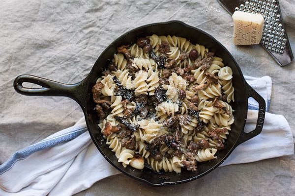 Mushroom, olives, and sausage pasta (Pasta alla boscaiola)