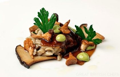 Mushroom orzo with soy sauce jelly, king oyster mushrooms and parsley