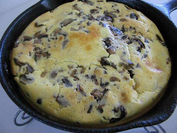 Mushroom popover pie