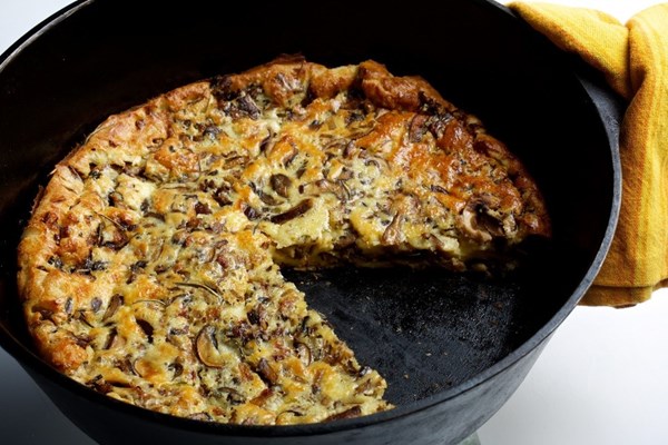 Mushroom popover pie