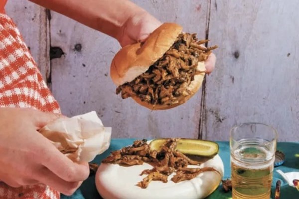 Mushroom pulled pork