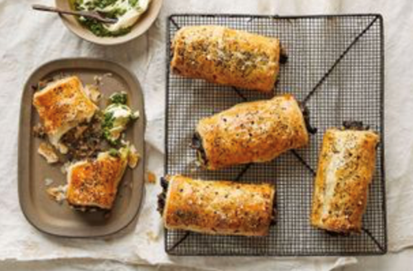 Mushroom rolls with pesto cream
