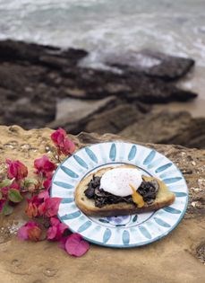 Mushroom-shallot toast