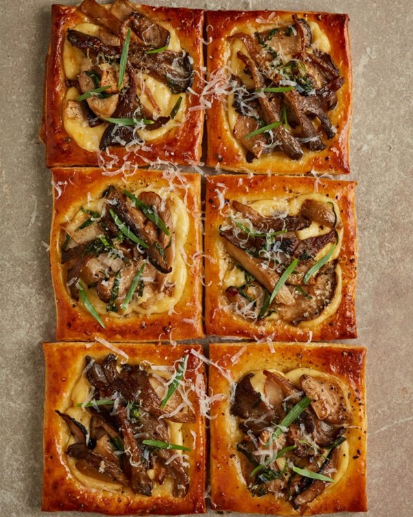 Mushroom, smoked cheese and tarragon Danish pastries 