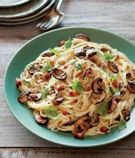 Mushroom spaghetti carbonara