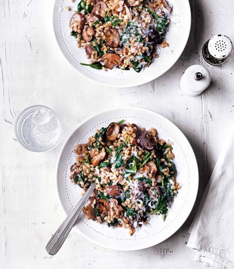 Mushroom, spinach and kale pearl barley risotto