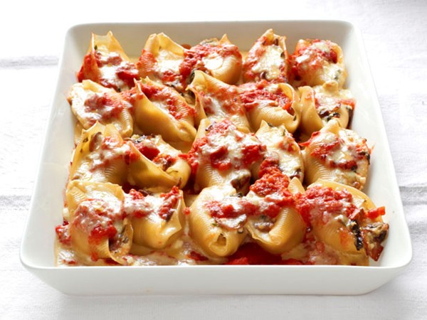 Mushroom-spinach stuffed shells