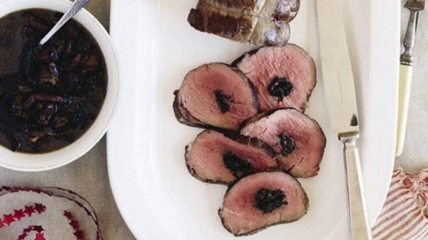 Mushroom-stuffed beef fillet with mushroom sauce