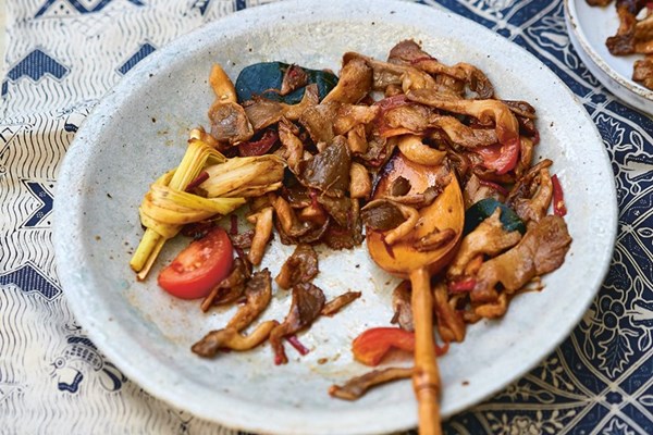 Mushroom tongseng curry