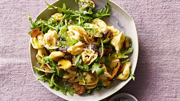 Mushroom tortellini with arugula