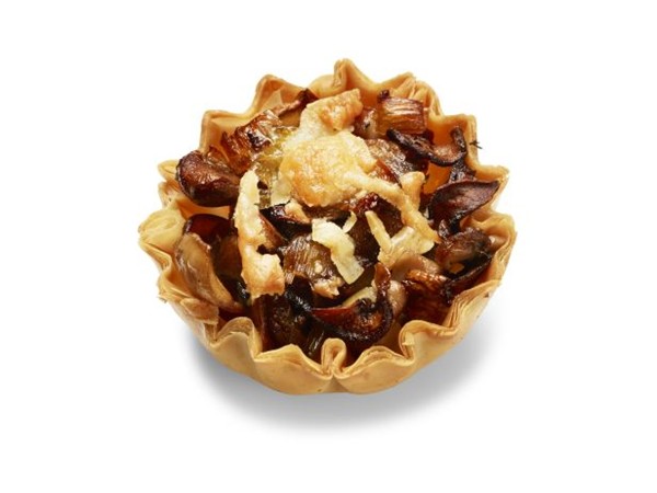 Mushroom-truffle phyllo shells