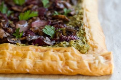 Mushroom-walnut pesto tart