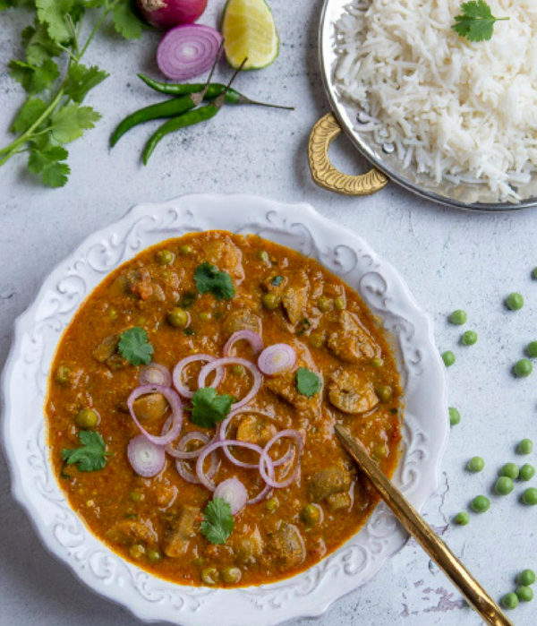 Mushrooms in coconut milk curry (Mushrooms caldine)