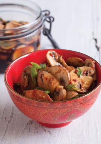 Mushrooms in soy sauce (Pyogo bohsot)
