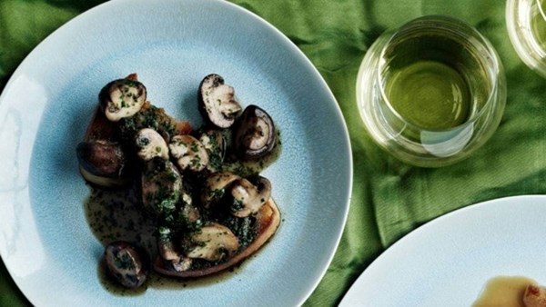 Mushrooms on toast