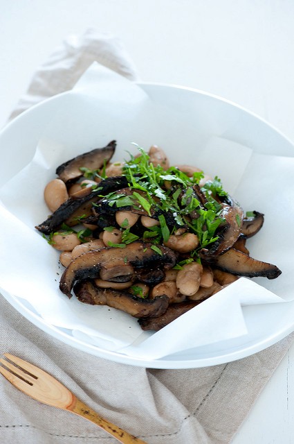 Mushrooms with butter beans