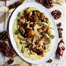 Mushrooms with herbed hummus