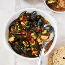 Mussel soup with friselle