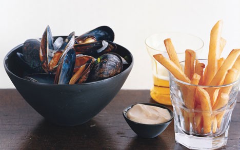 Mussels and fries with mustard mayonnaise