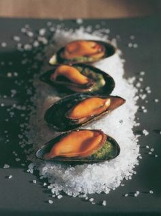 Mussels baked with Asian pesto