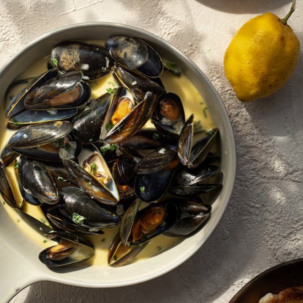 Mussels in a creamy white wine and garlic sauce