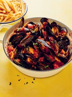 Mussels in spicy tomato sauce
