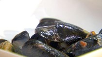 Mussels in white wine (Moules marinières)