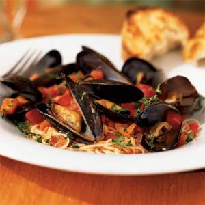 Mussels marinara with angel hair pasta