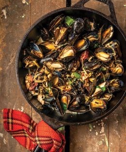 Mussels steamed in beer, with leeks, bacon, and a touch of cream